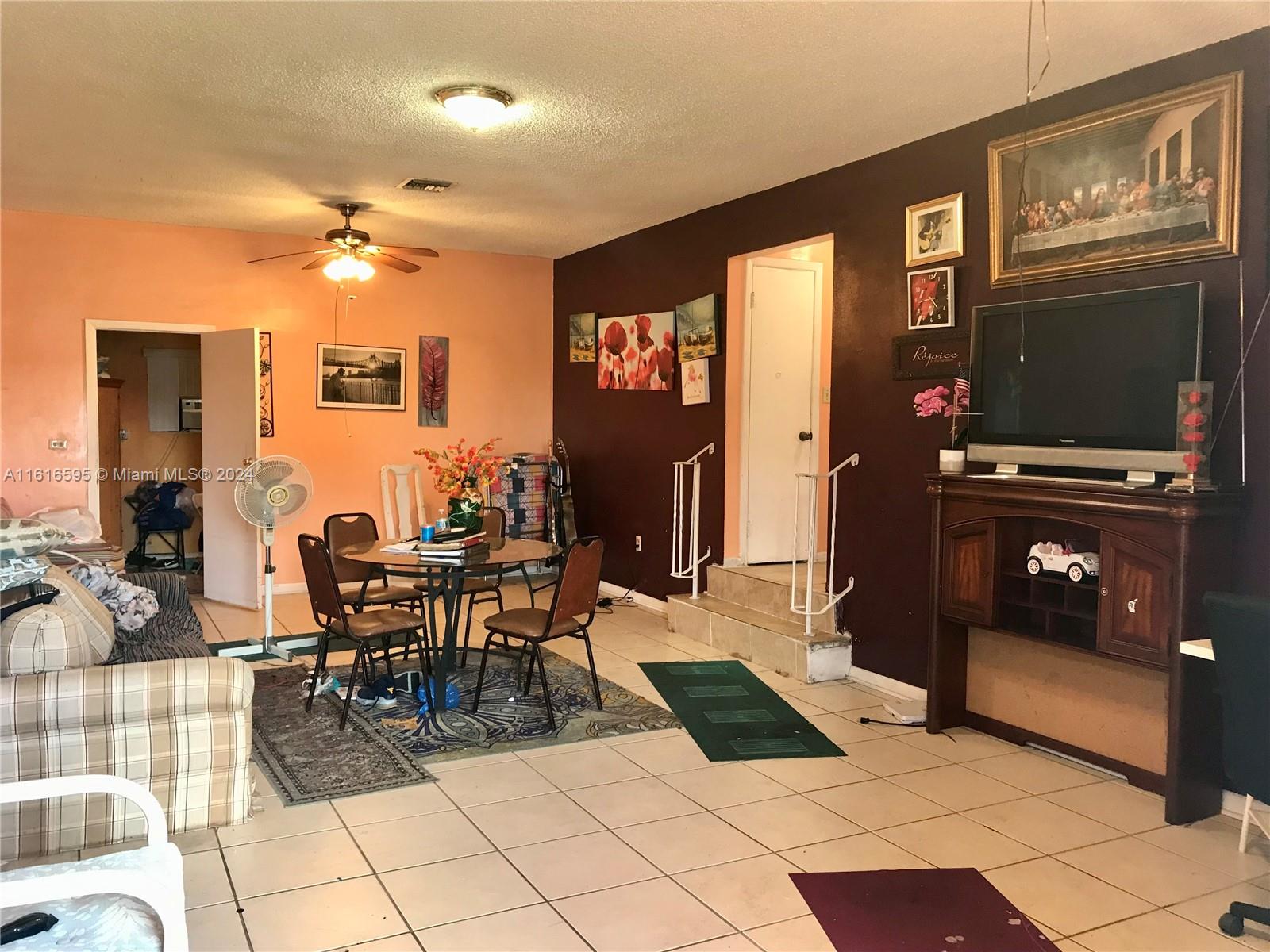 571 NW 183rd St
