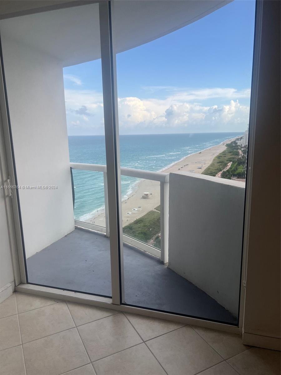 6365 Collins Ave # 2105