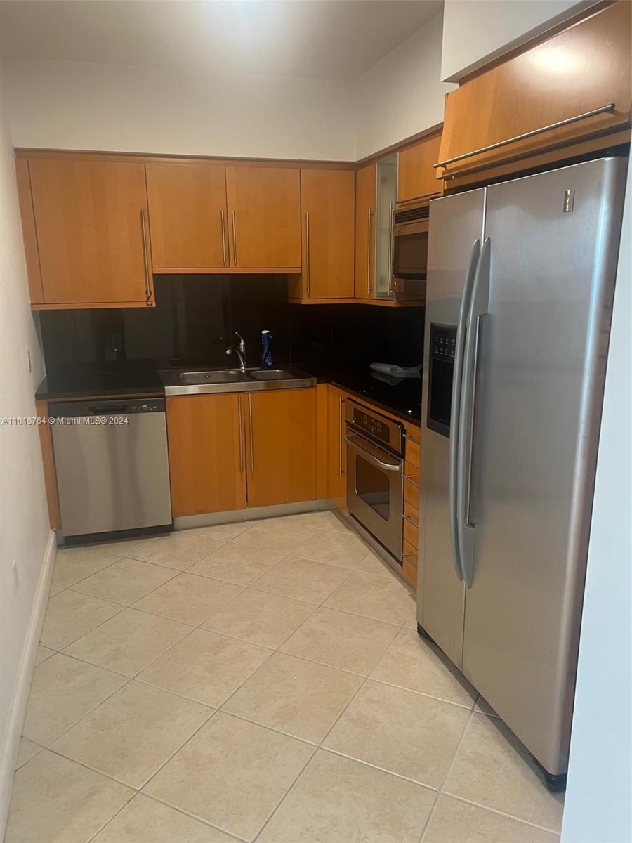 6365 Collins Ave # 2105