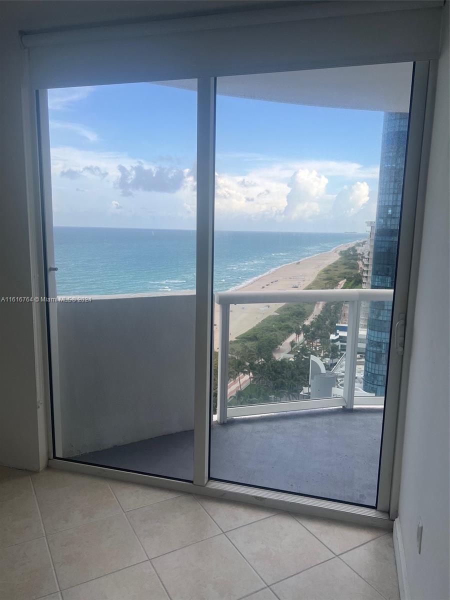 6365 Collins Ave # 2105