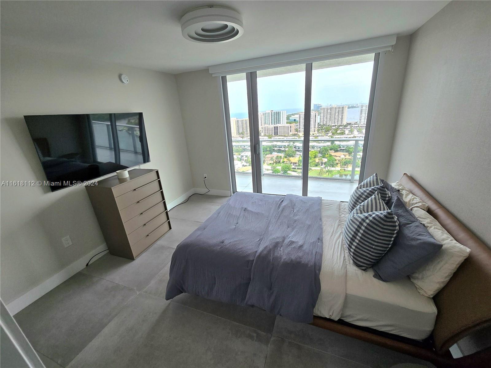 330 Sunny Isles Blvd # 2404 Unit: 5-2404