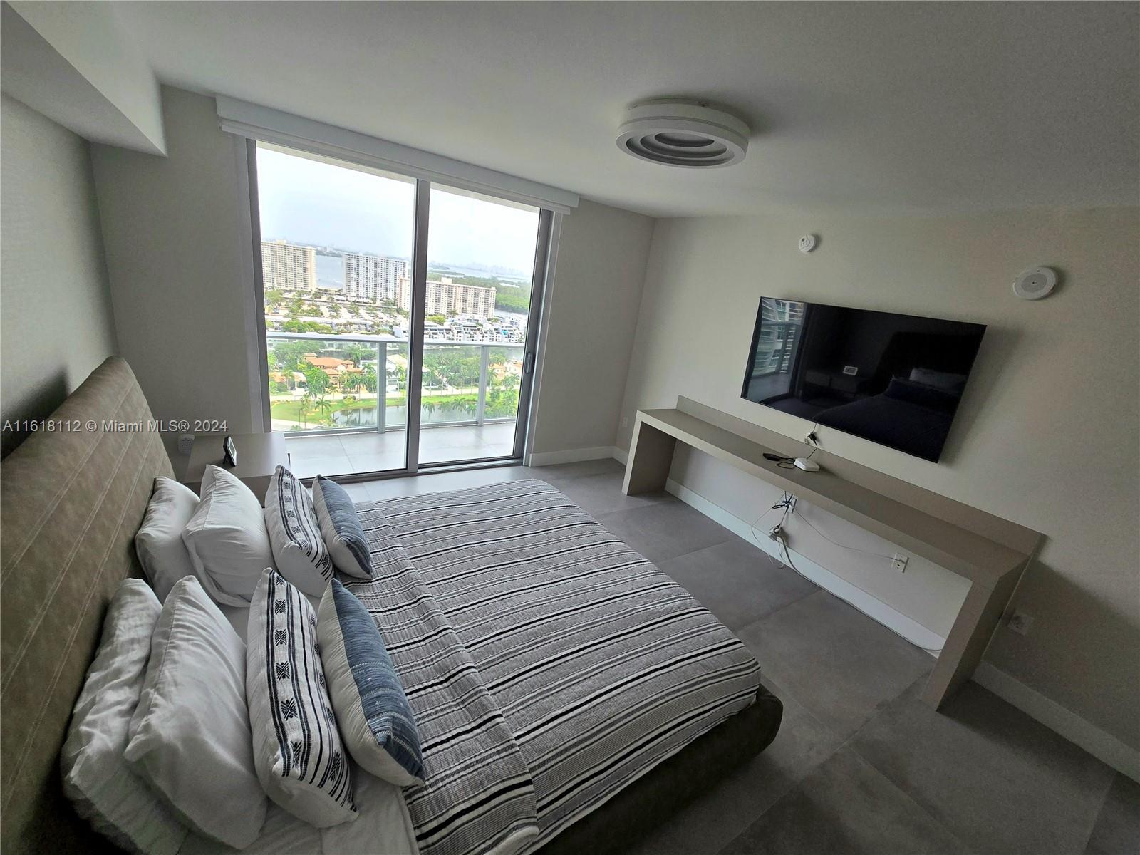 330 Sunny Isles Blvd # 2404 Unit: 5-2404