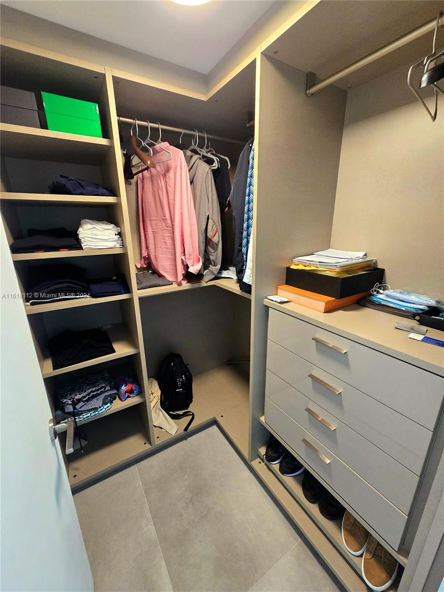 330 Sunny Isles Blvd # 2404 Unit: 5-2404