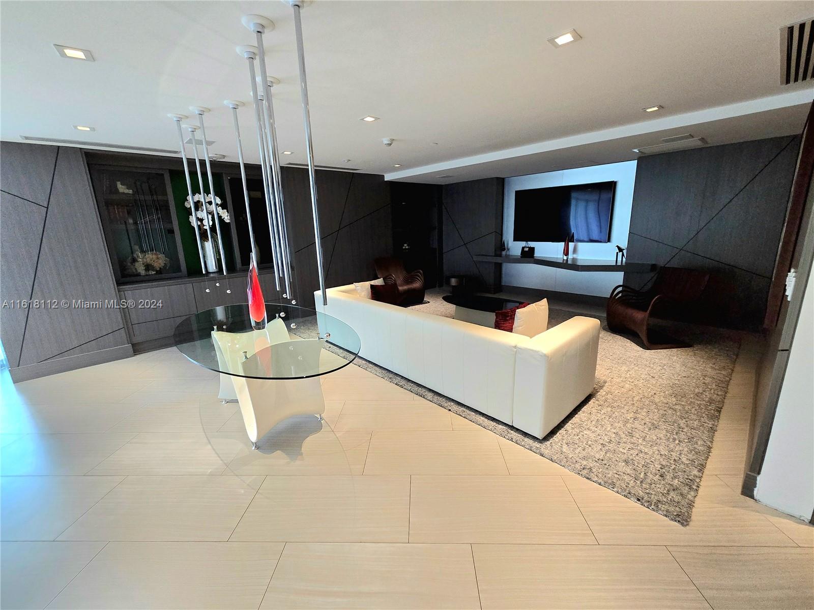 330 Sunny Isles Blvd # 2404 Unit: 5-2404