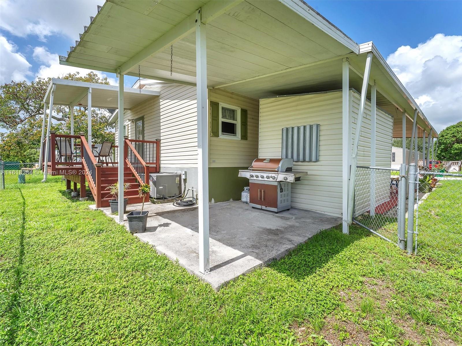2244 SW 84th Ave