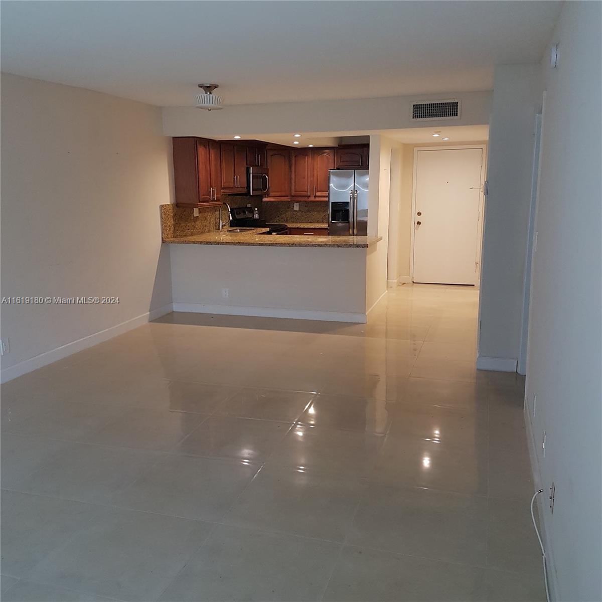 100 LAKEVIEW DR # 115