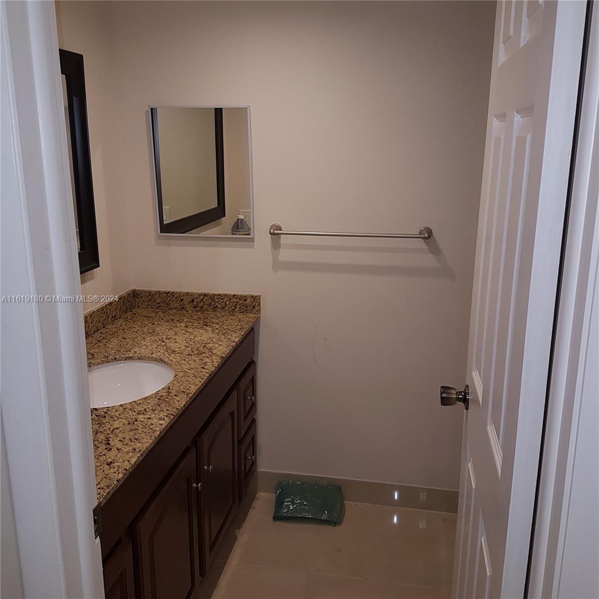 100 LAKEVIEW DR # 115