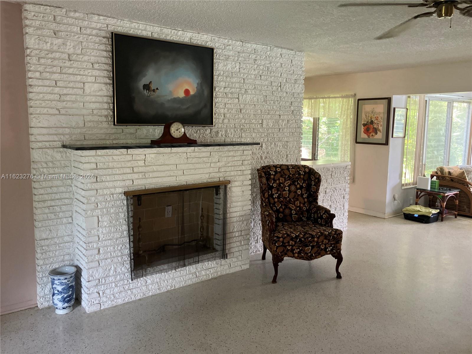 872 Orchid Dr