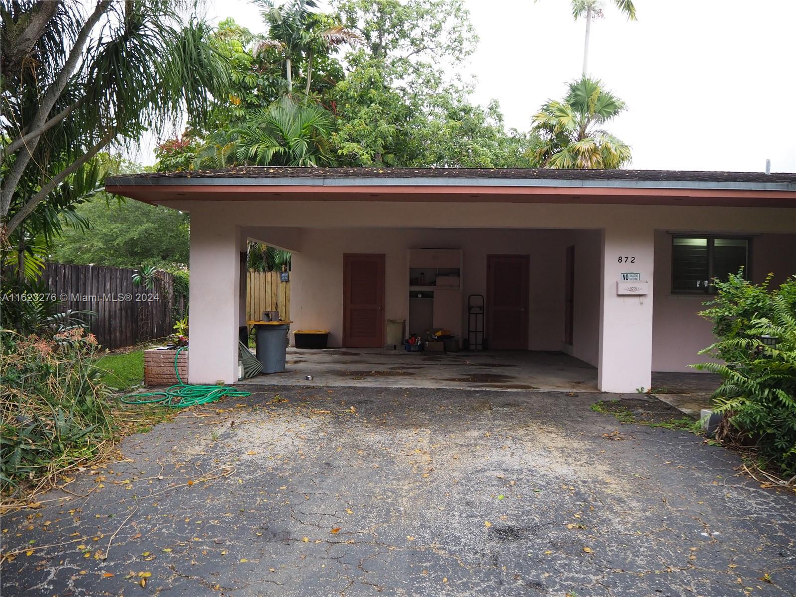 872 Orchid Dr
