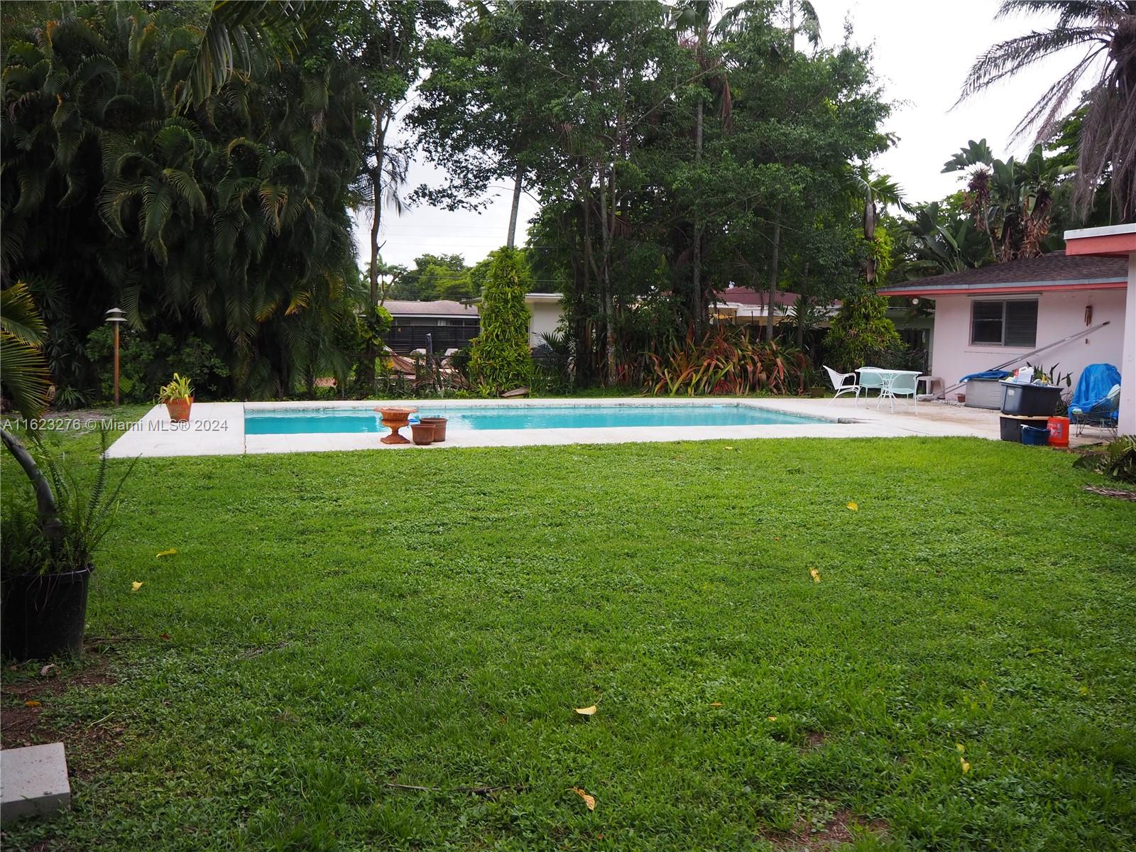 872 Orchid Dr