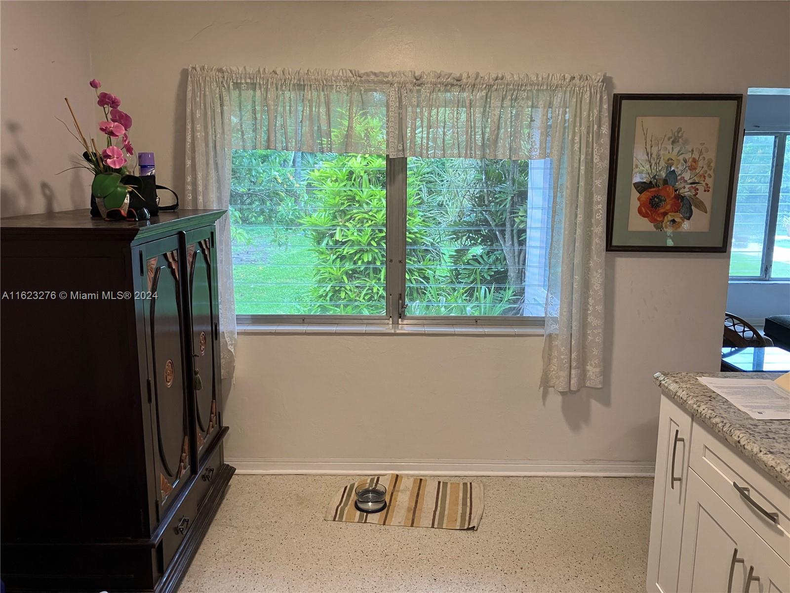 872 Orchid Dr
