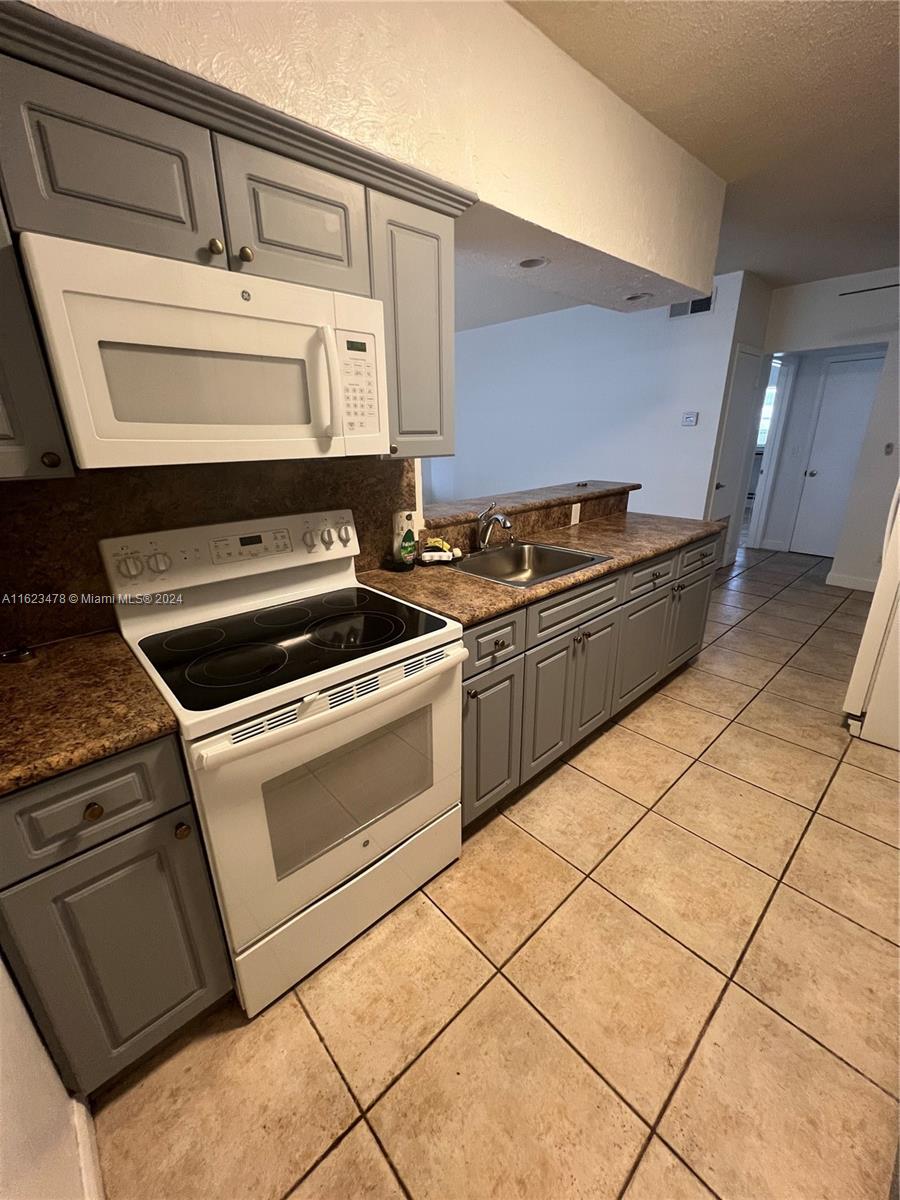 2200 S Ocean Dr # N311