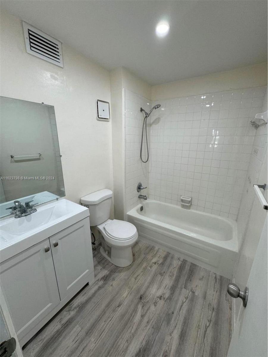 7900 Fairview Dr # 201
