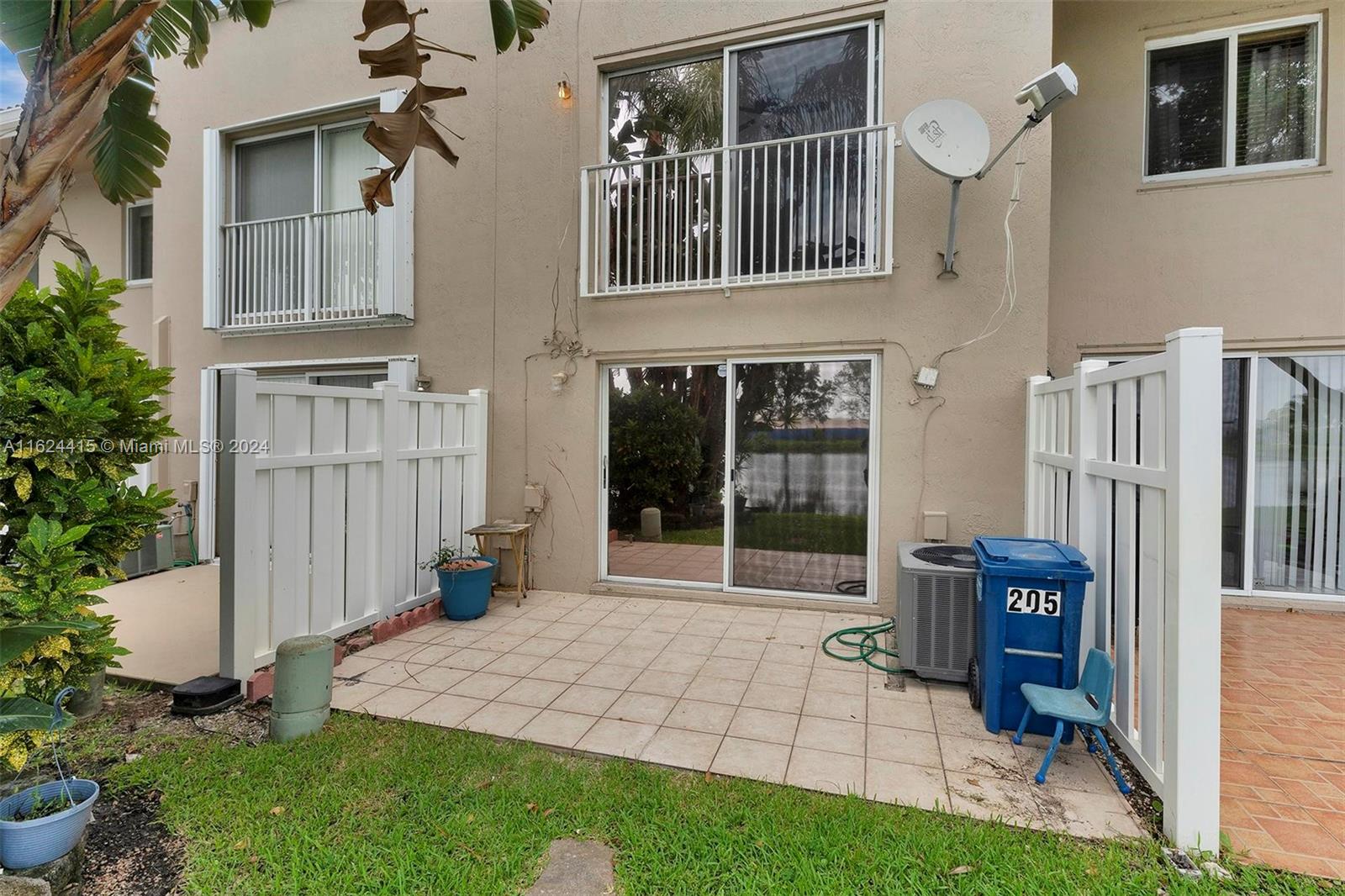 205 Riviera Cir # 6 Unit: 40-6