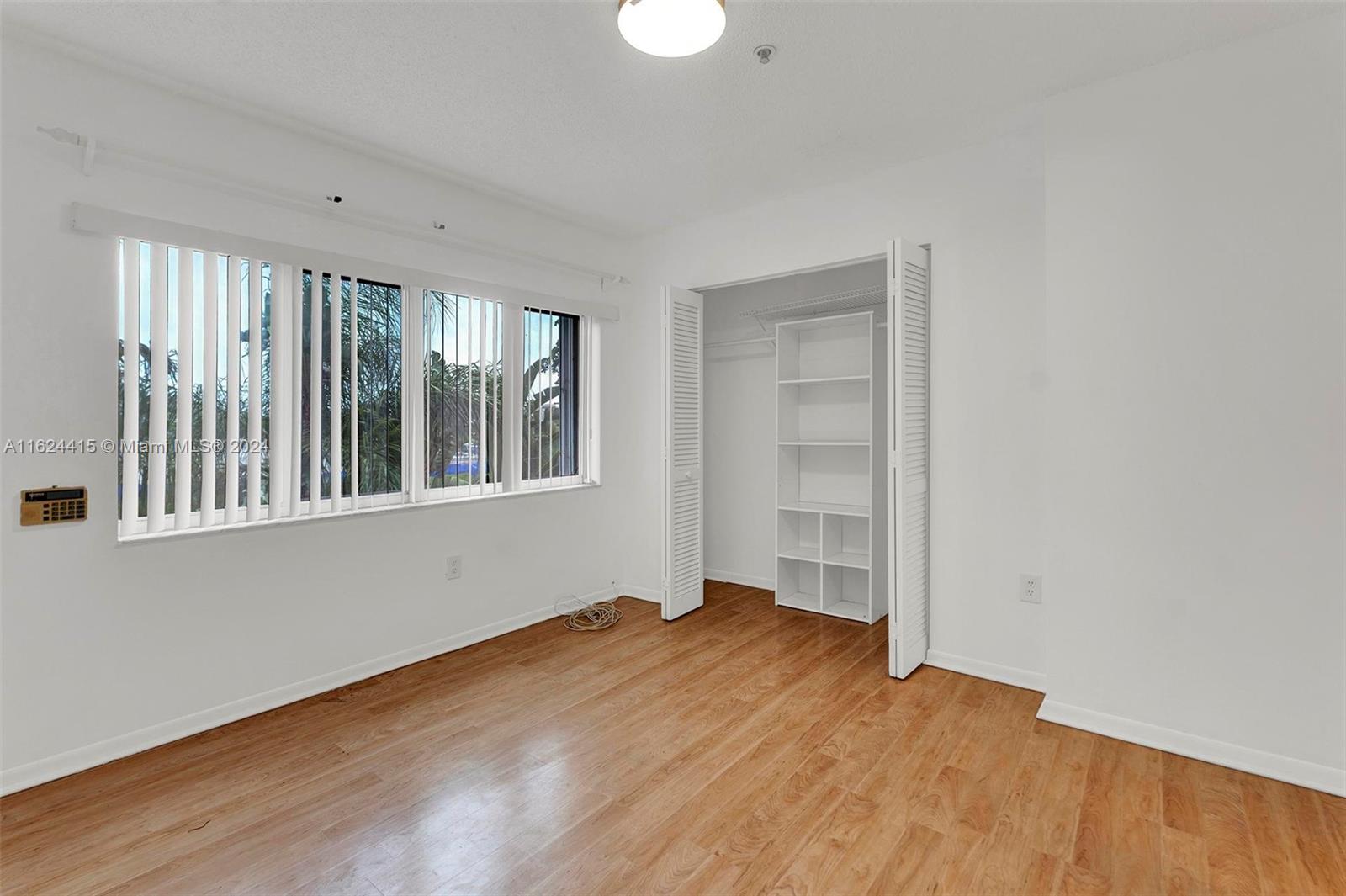 205 Riviera Cir # 6 Unit: 40-6