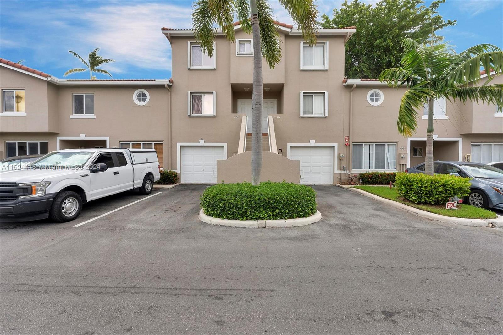 205 Riviera Cir # 6 Unit: 40-6