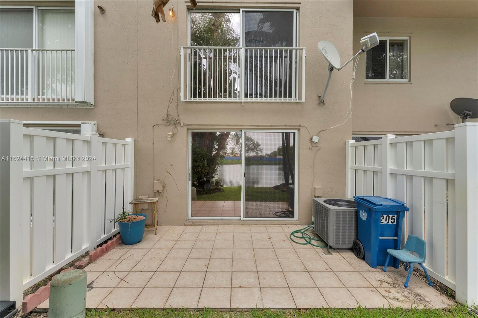 205 Riviera Cir # 6 Unit: 40-6