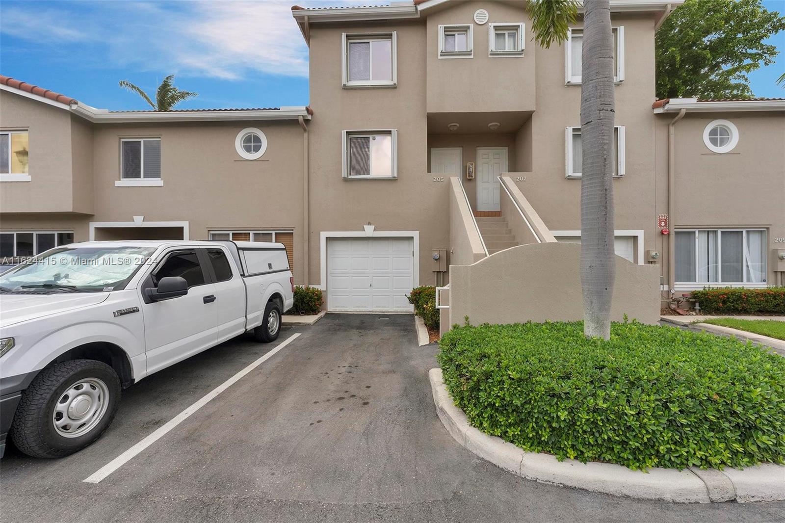 205 Riviera Cir # 6 Unit: 40-6