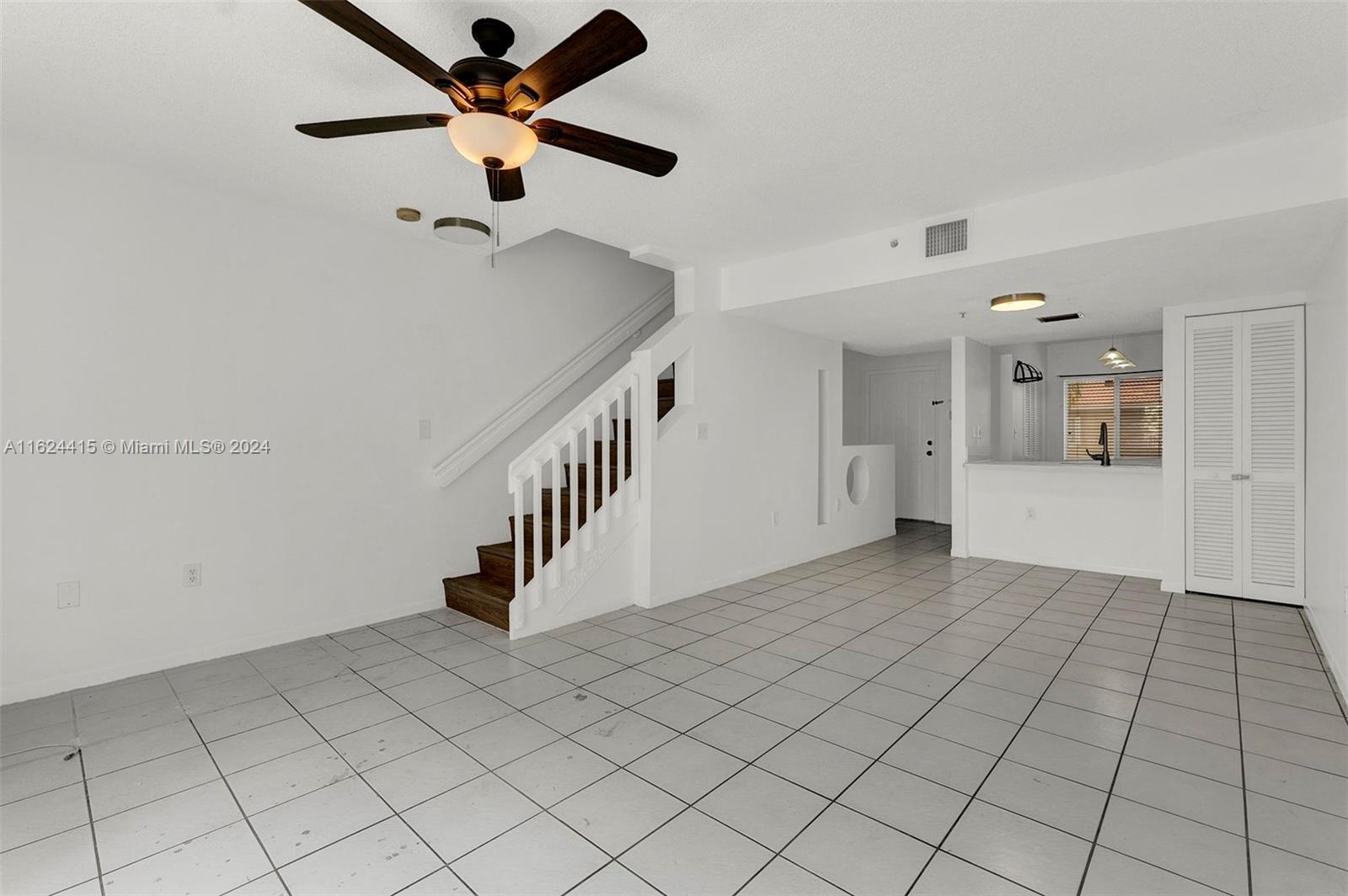 205 Riviera Cir # 6 Unit: 40-6