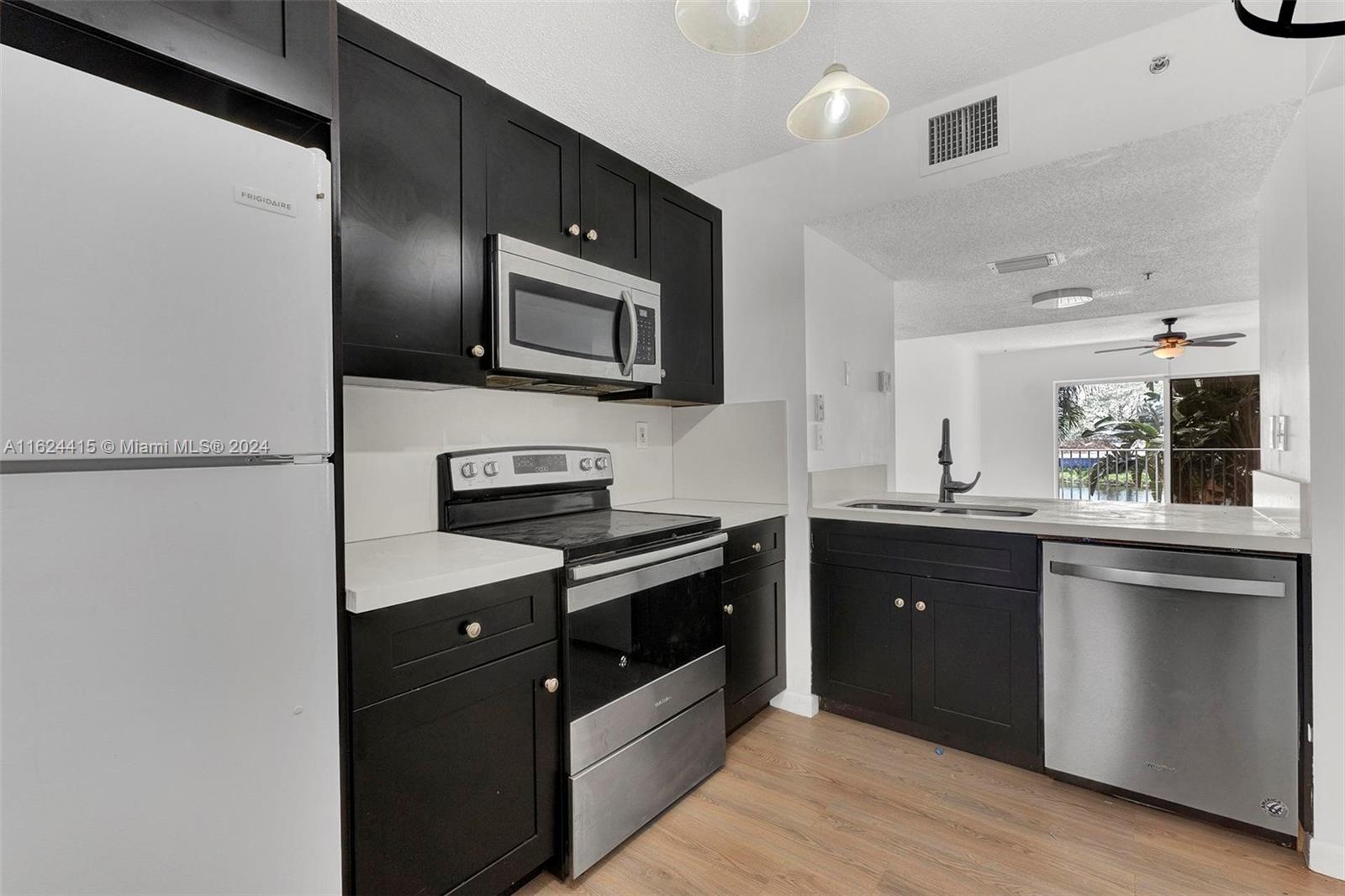 205 Riviera Cir # 6 Unit: 40-6