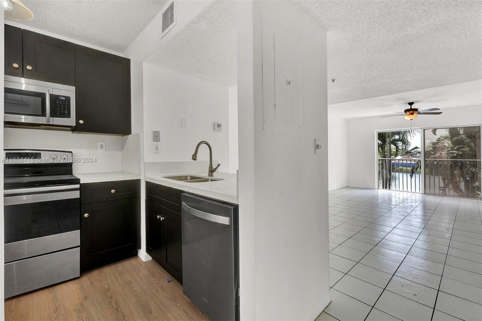 205 Riviera Cir # 6 Unit: 40-6