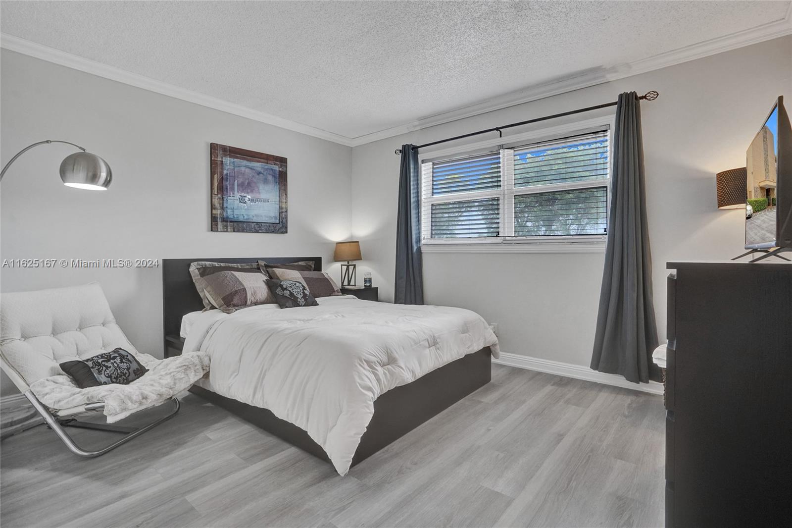 202 SE 10th Street # 302