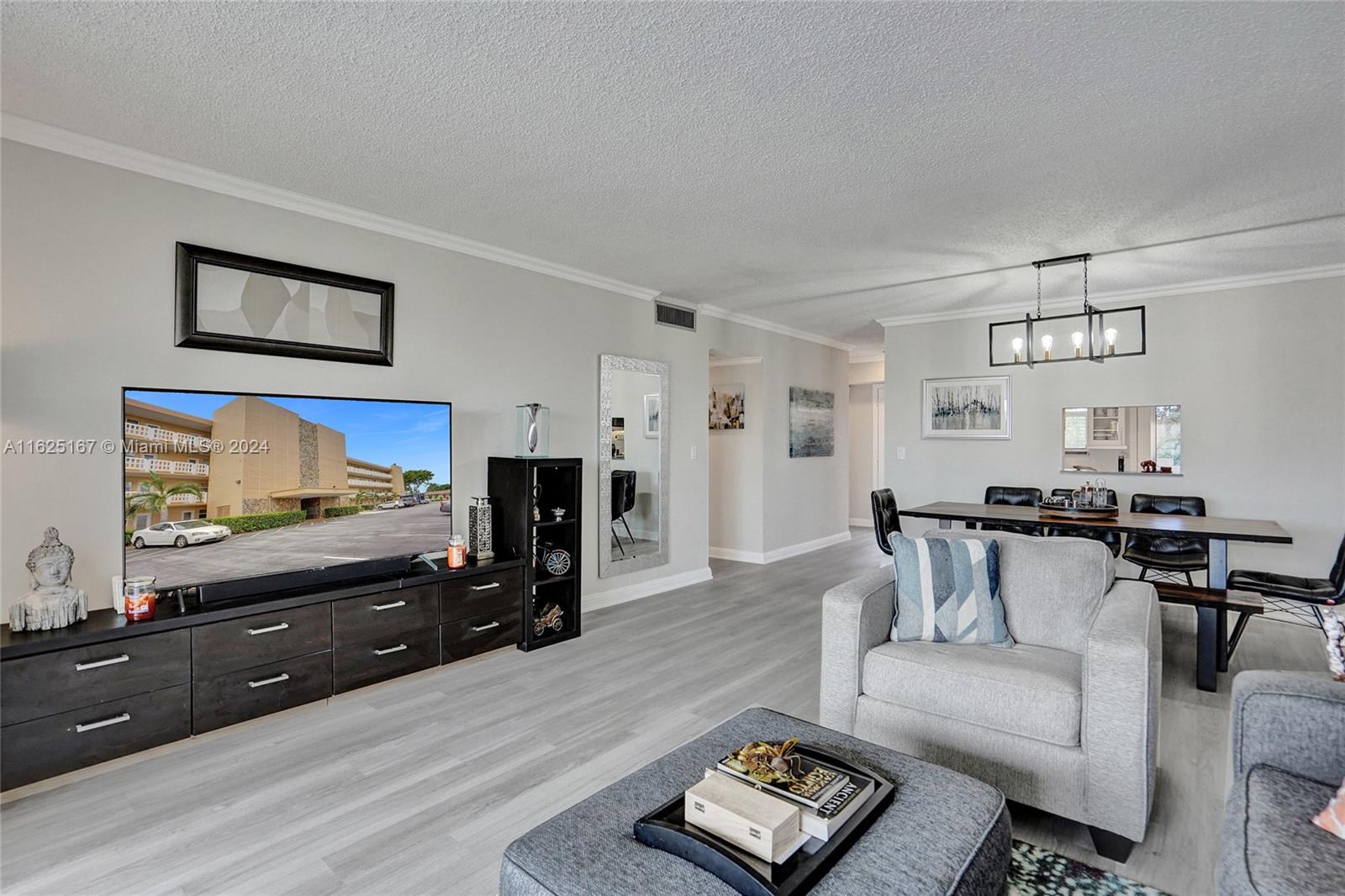 202 SE 10th Street # 302