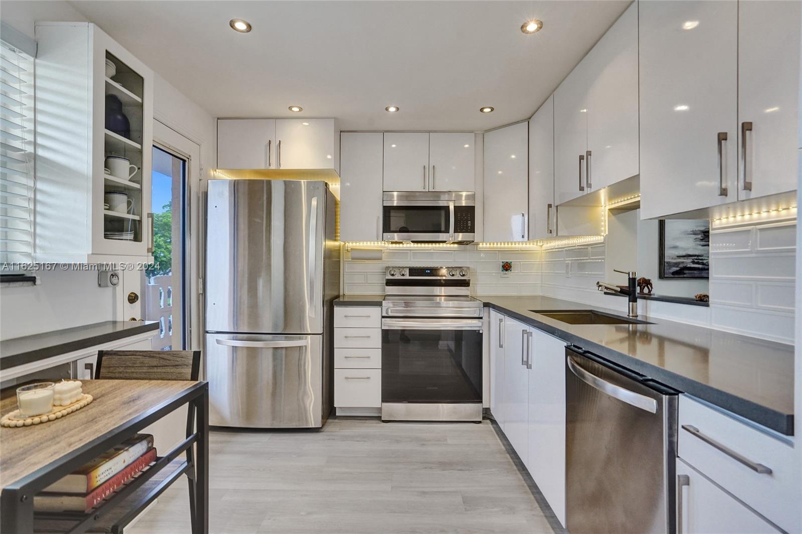 202 SE 10th Street # 302