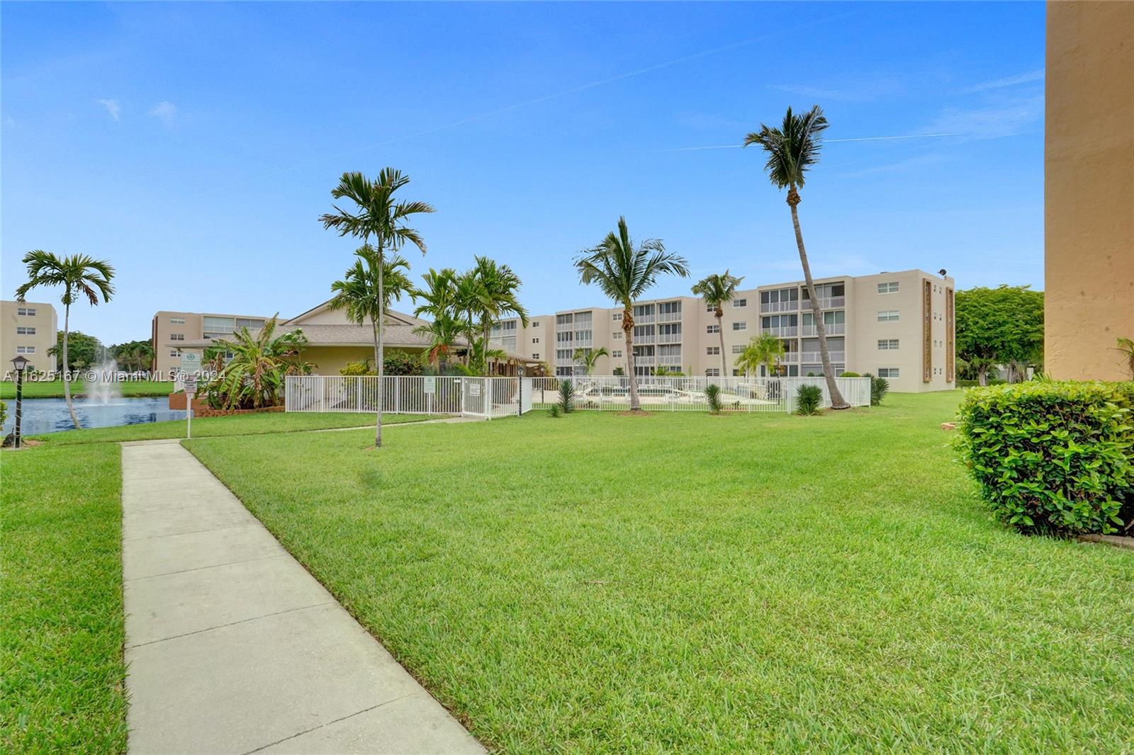 202 SE 10th Street # 302
