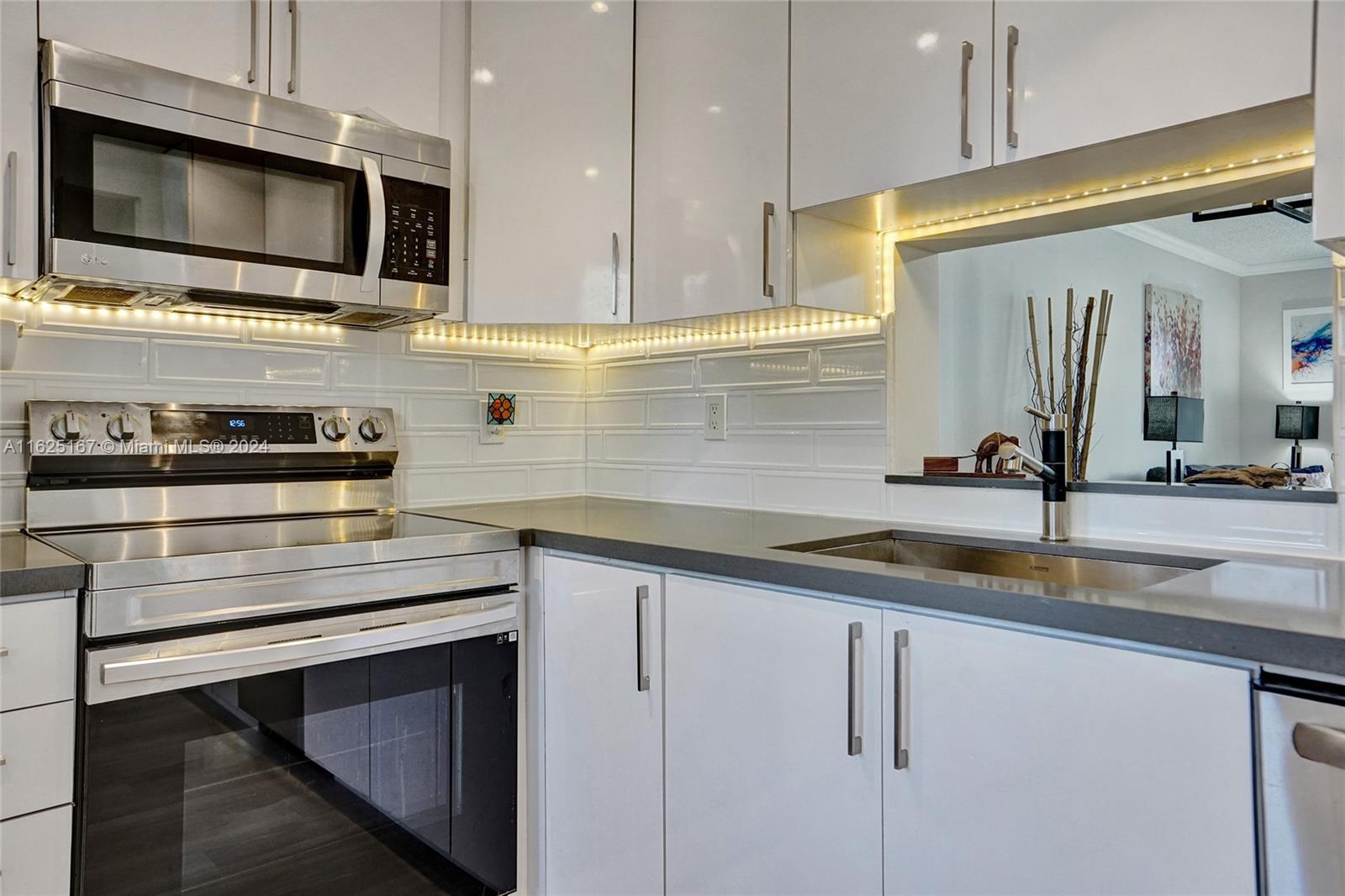 202 SE 10th Street # 302