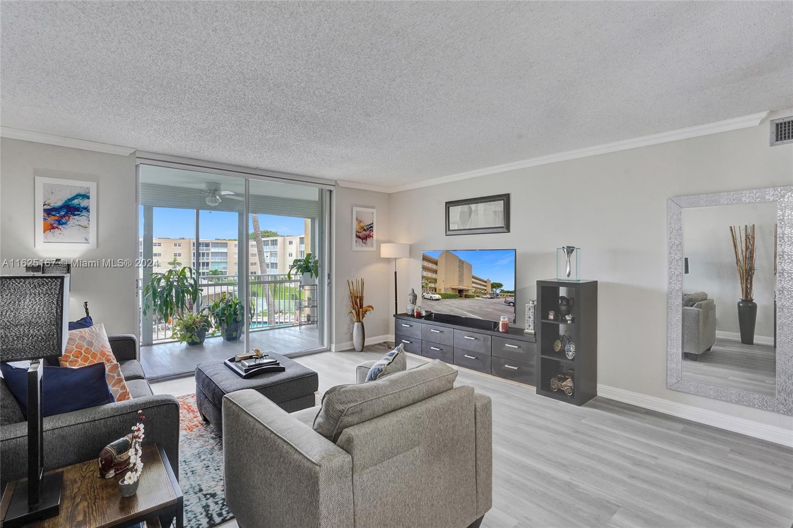 202 SE 10th Street # 302