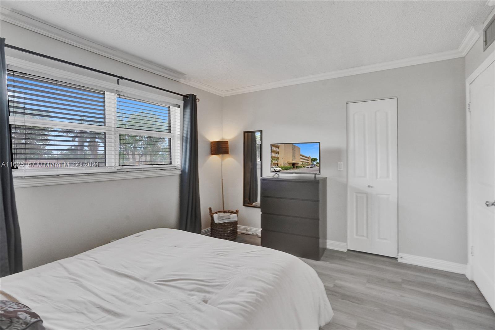 202 SE 10th Street # 302