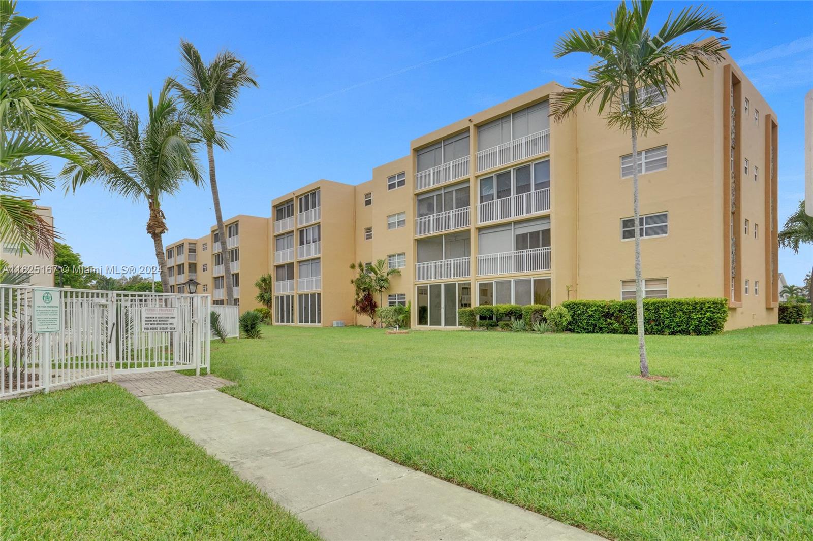 202 SE 10th Street # 302