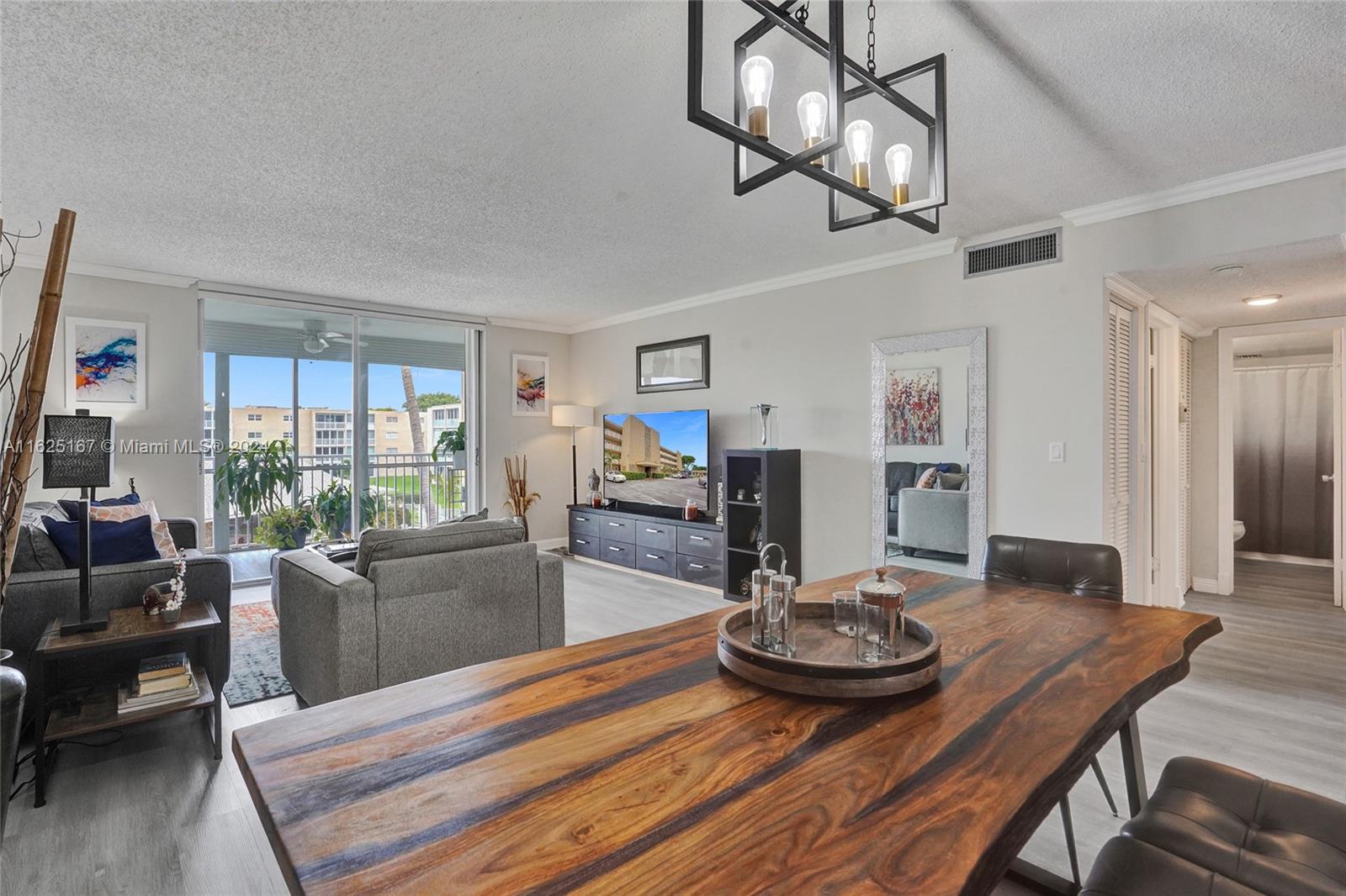 202 SE 10th Street # 302