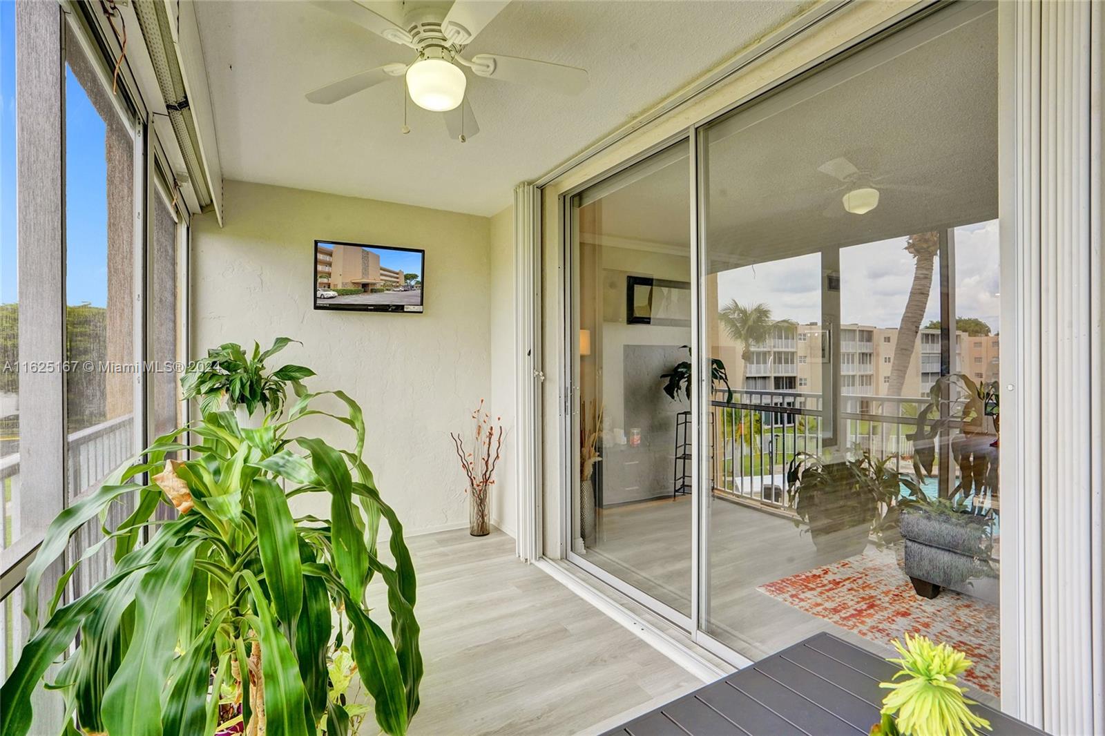 202 SE 10th Street # 302