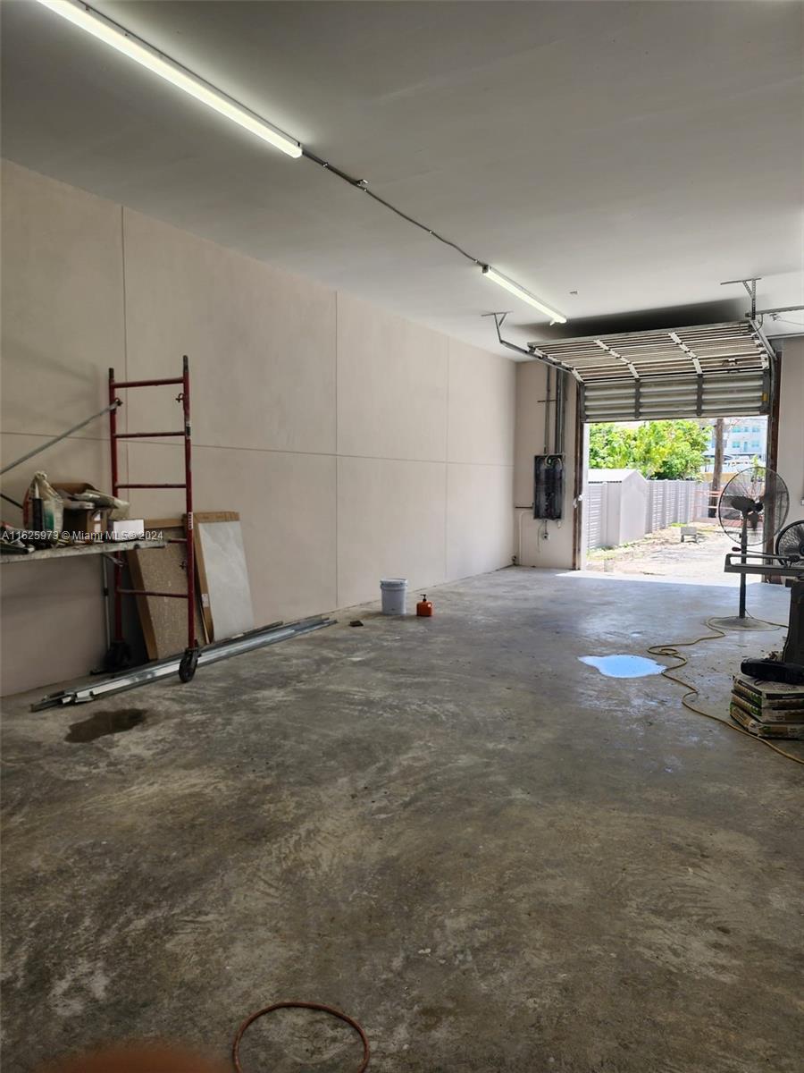810 SW 14th St
