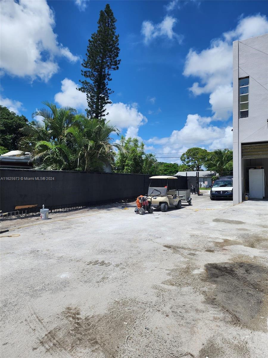 810 SW 14th St