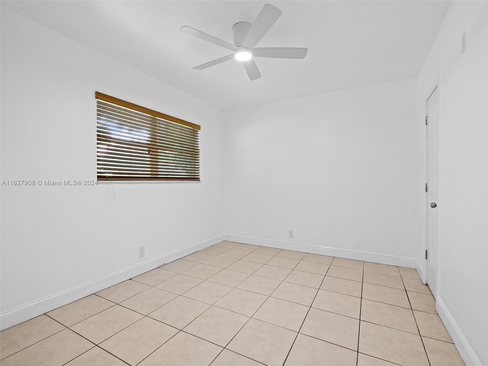 920 SW 50th Ave