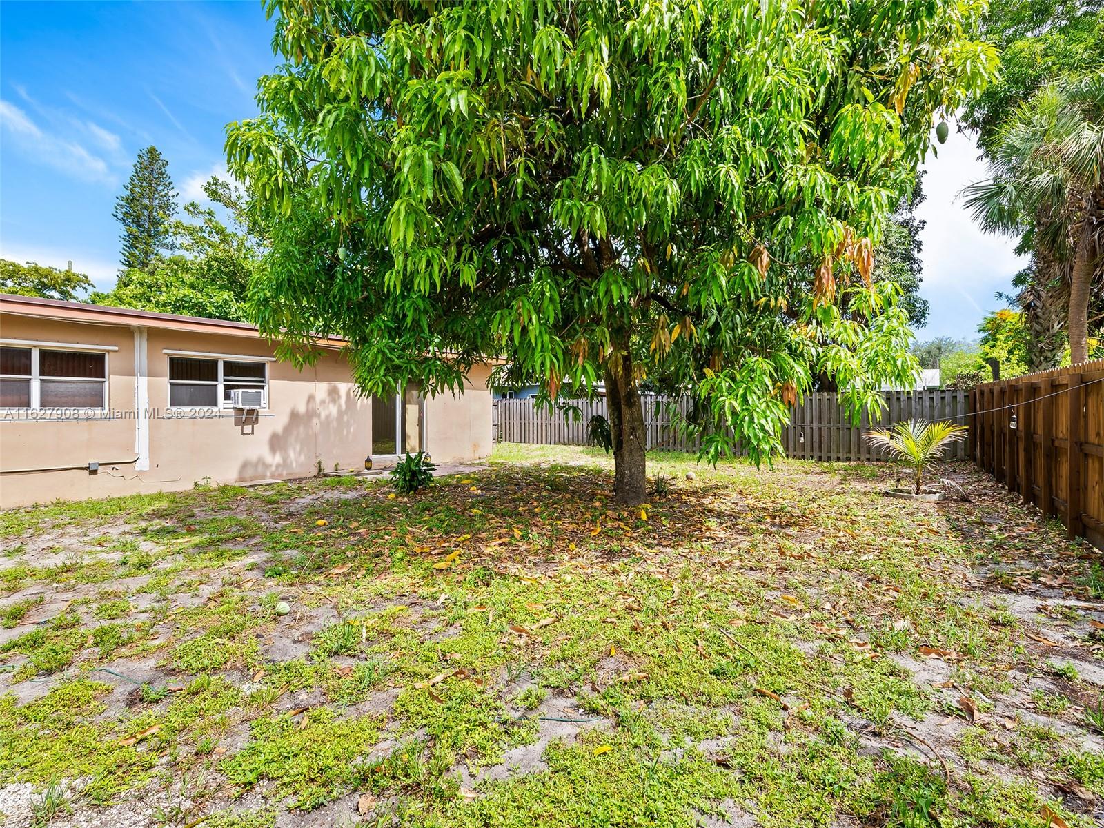 920 SW 50th Ave