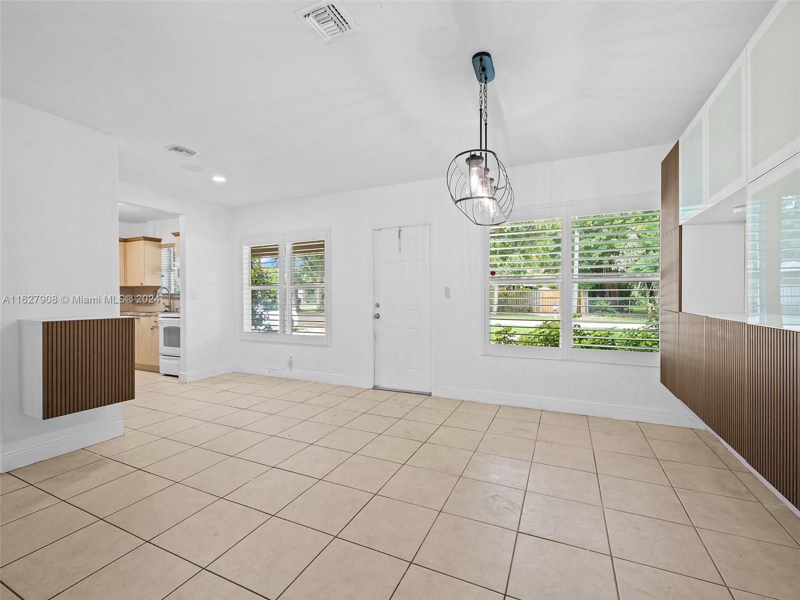 920 SW 50th Ave