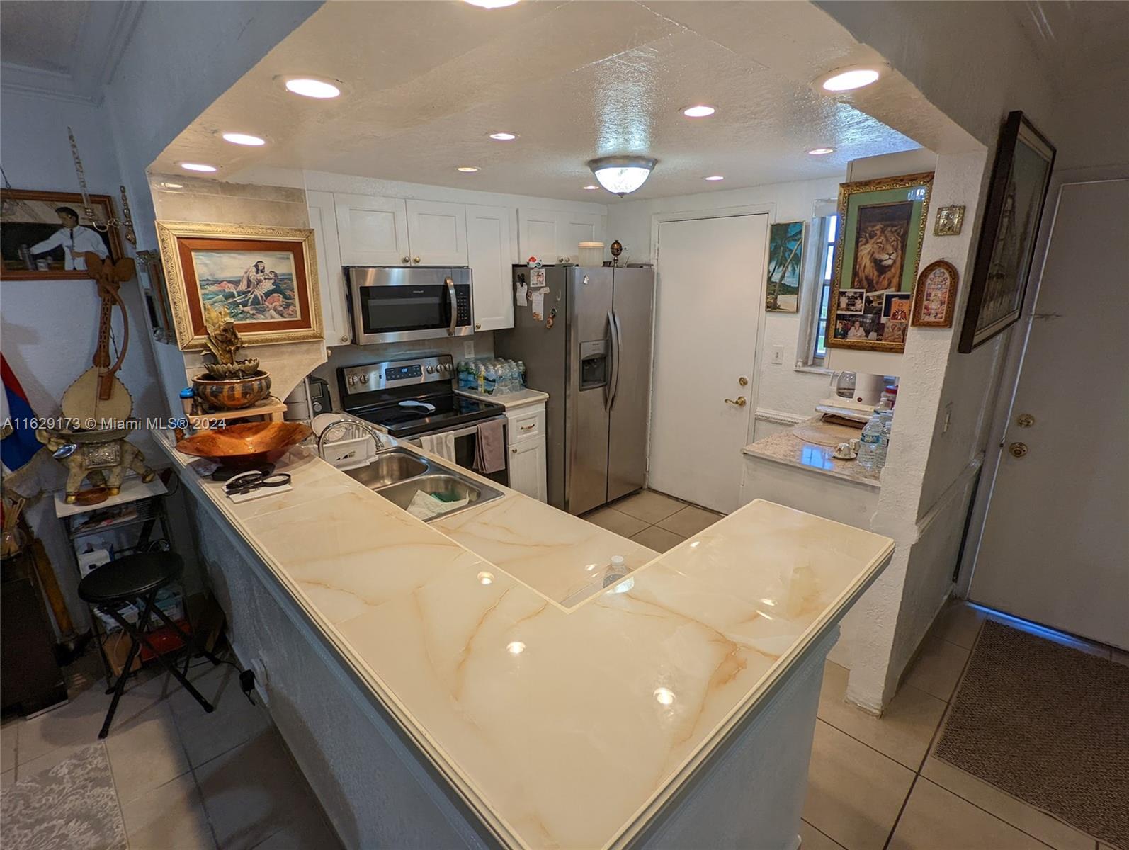 900 NE 12th Ave # 305