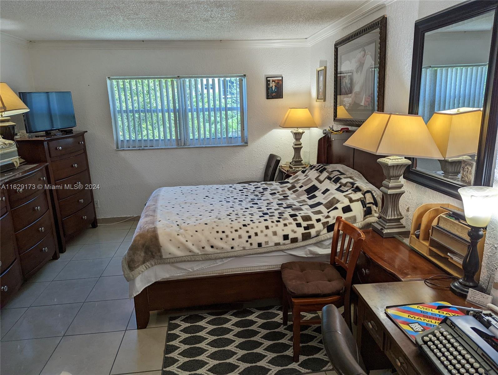 900 NE 12th Ave # 305