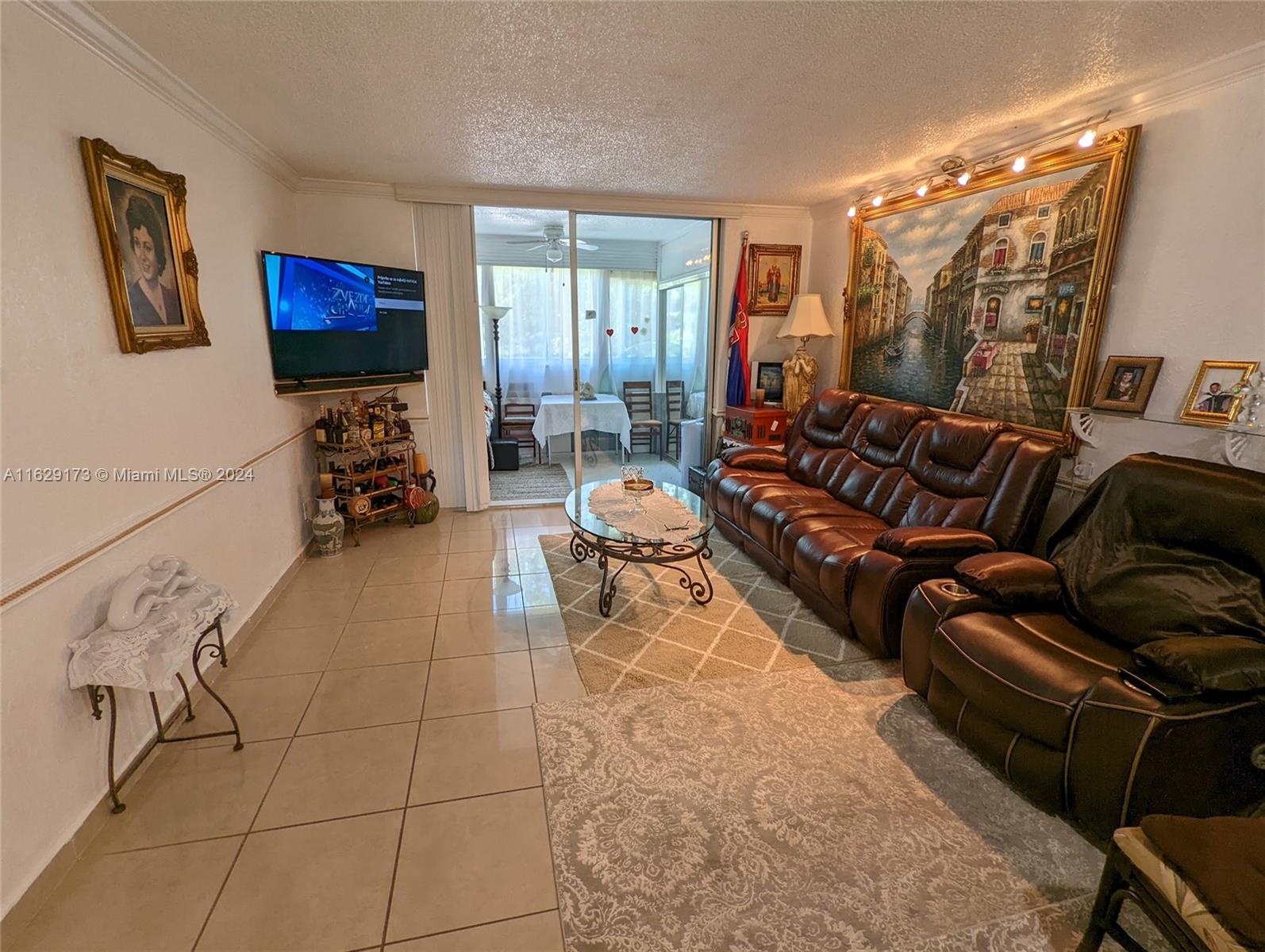 900 NE 12th Ave # 305