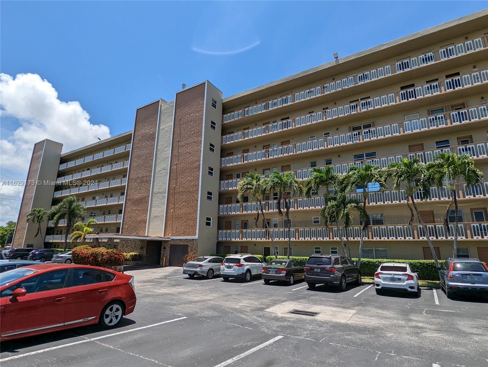 900 NE 12th Ave # 305