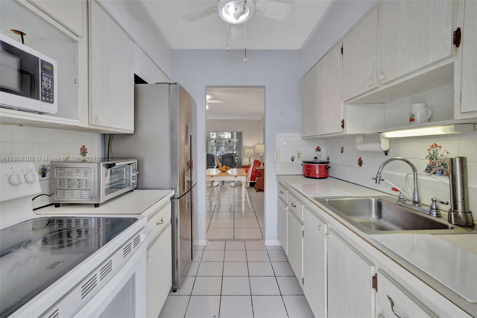 2525 W Golf Blvd # 223