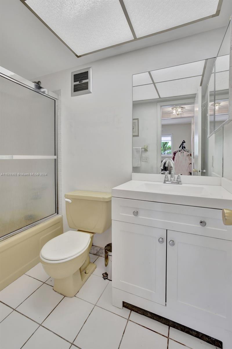2525 W Golf Blvd # 223
