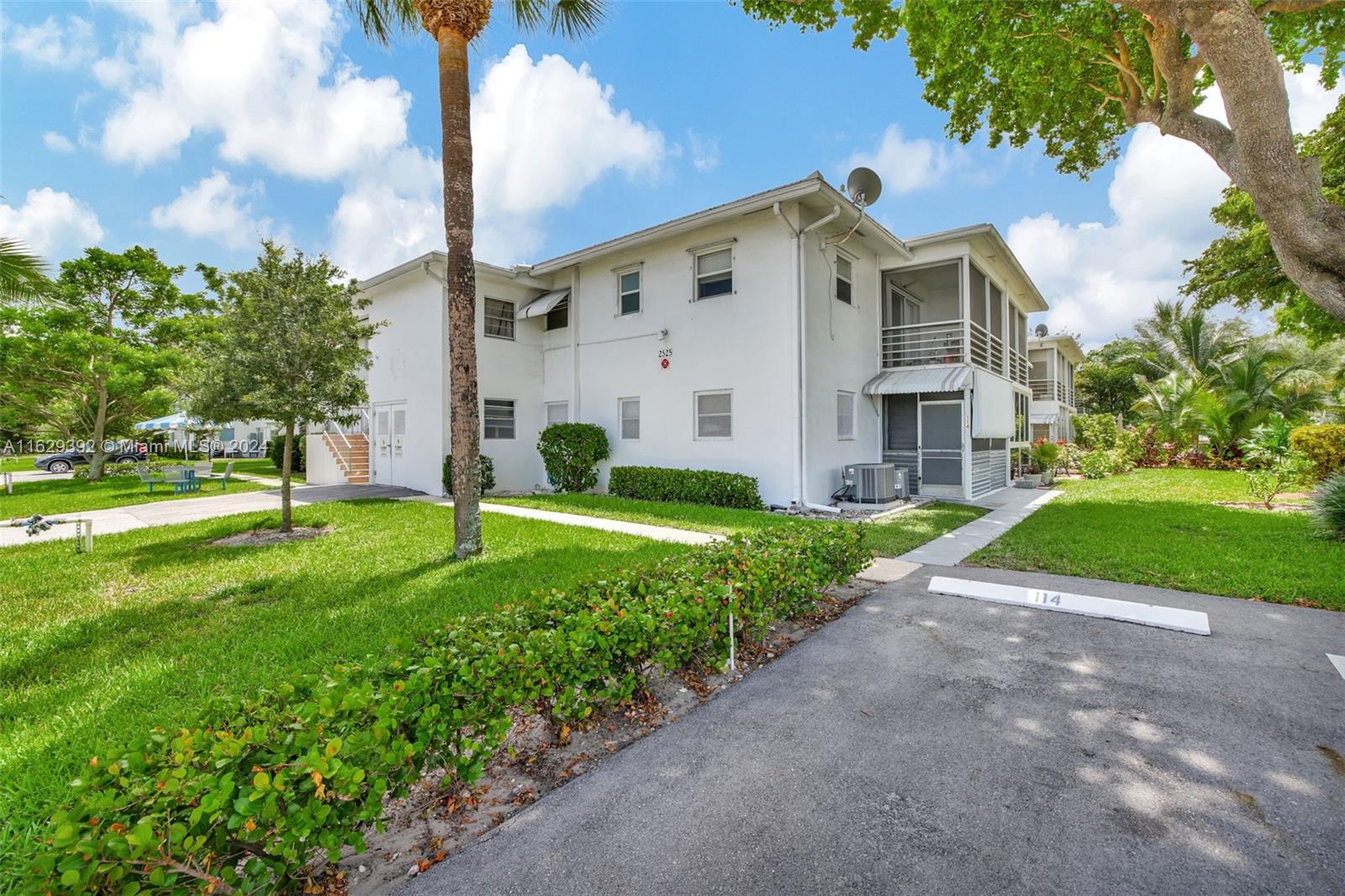 2525 W Golf Blvd # 223