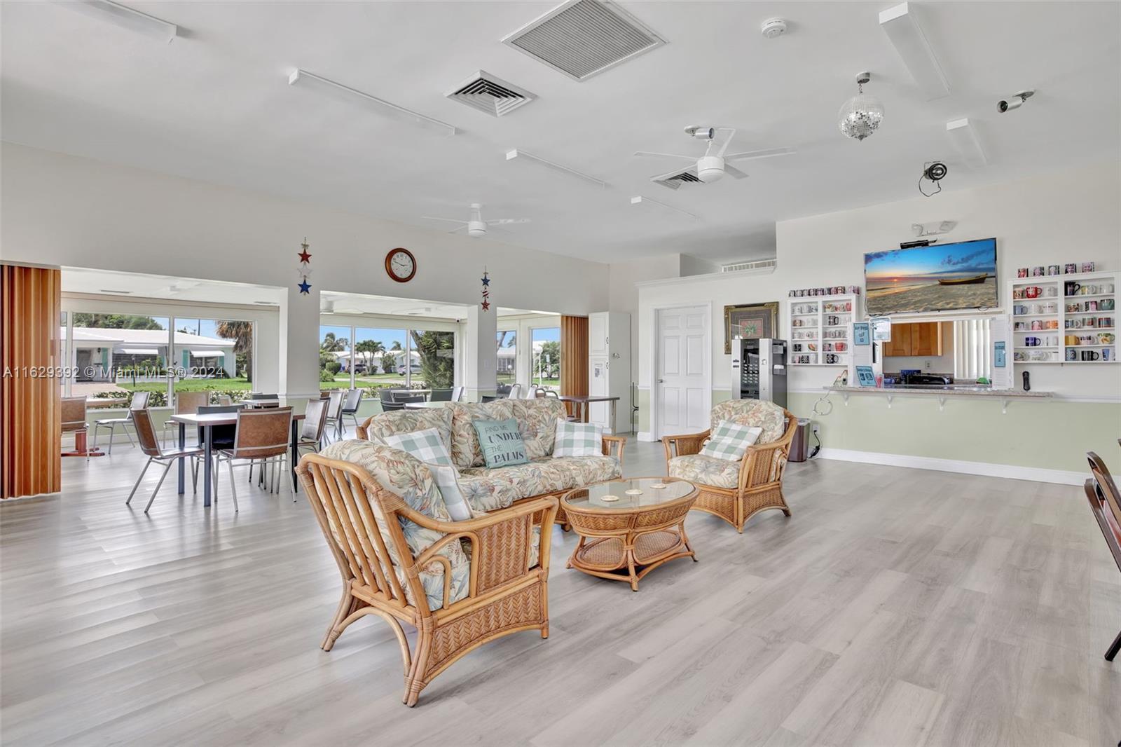 2525 W Golf Blvd # 223