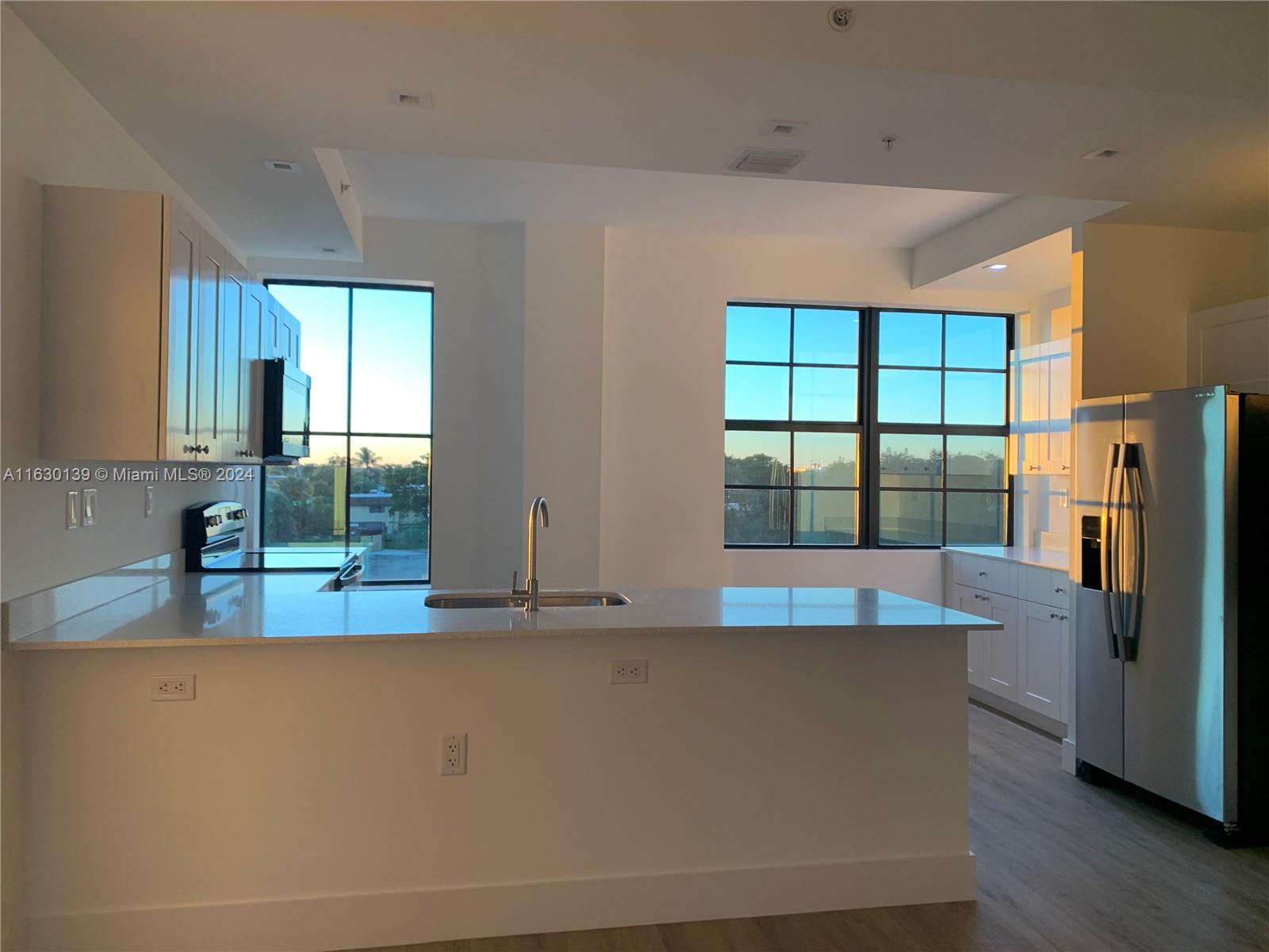 4100 Davie Rd Unit: 300