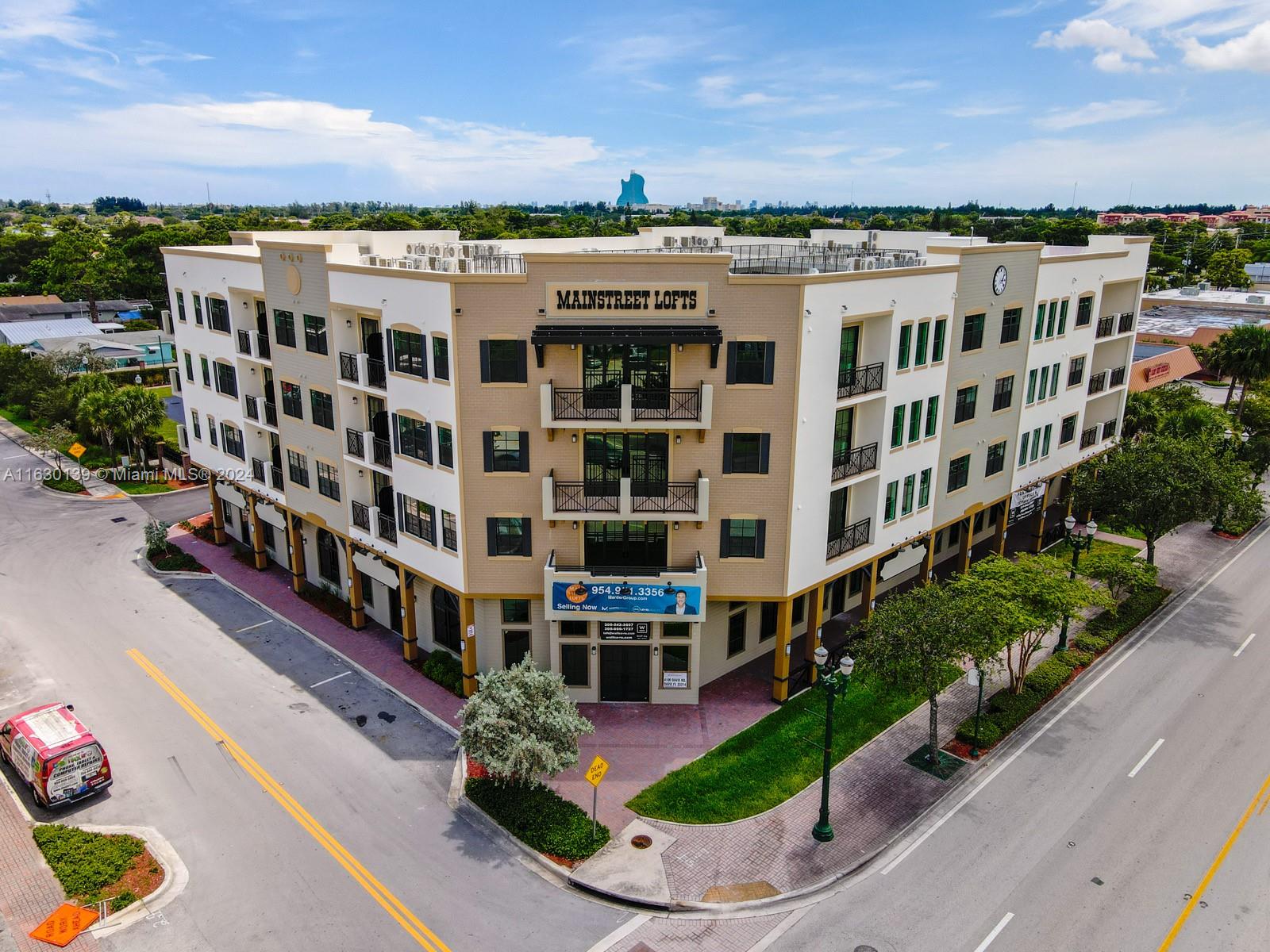 4100 Davie Rd Unit: 300